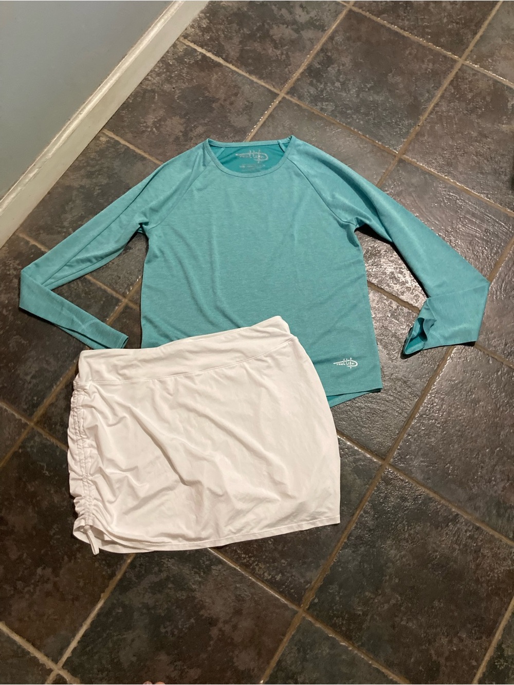 Reel Legends Performance Long Sleeve Top and Skort Set Size L